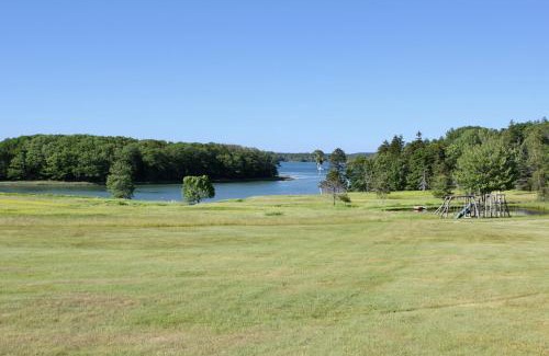 South Thomaston House | Pleasant Beach Road Retreat