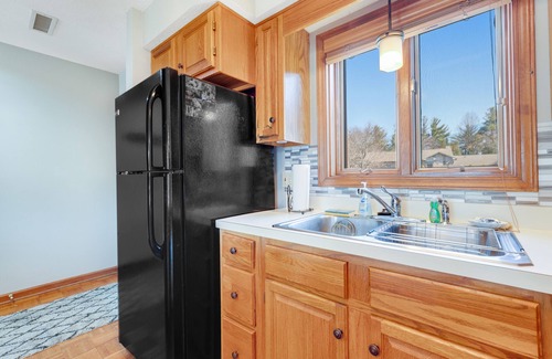 Blowing Rock Condo | Pleasant condo with mountain view, central AC, fireplace & washer/dryer