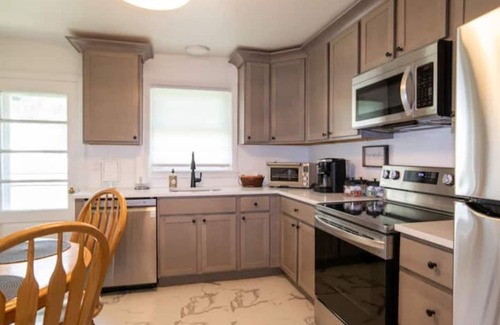 Lindenwald House | Pleasant Dreams - Hamilton, spooky Nook, Miami Unv