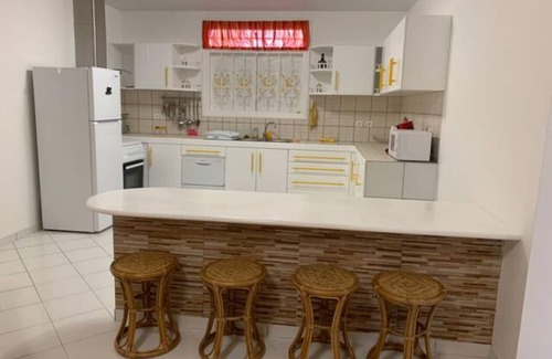 Matoury House | Pleasant fully equipped house, air-conditioned bedroom + terrace