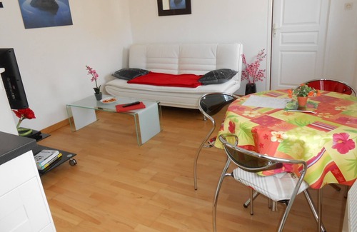 Sotteville-les-Rouen House | Pleasant house with terrace residential area