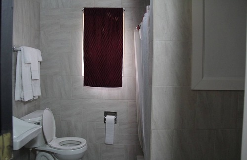 Middletown Hotel | Pleasant Hill Motel