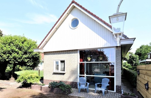 Gorredijk House | Pleasant holiday home in Gorredijk with garden