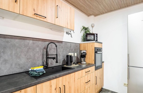 Treignes House | Pleasant holiday home in Wallonie with garden