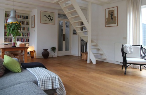 Grootschermer House | Pleasant Holiday Home in Grootschermer with Garden