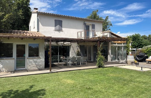 Viens House | Pleasant house in Luberon with swimming pool, France