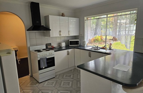 Eagleby House | Pleasant house with AC in a quiet area. Newly reno.