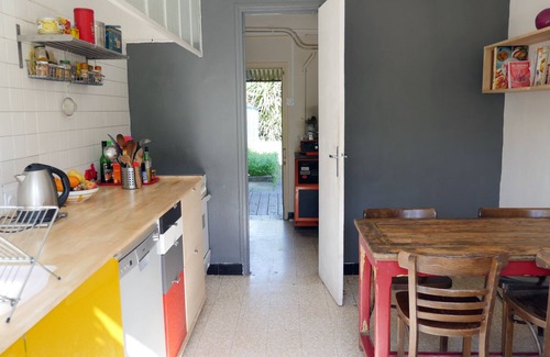Estanove House | Pleasant house with mature garden