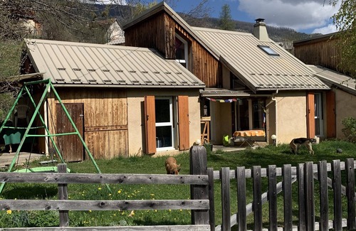 Beauvezer House | Pleasant house with garden and beautiful view, in the heart of Val d'Allos