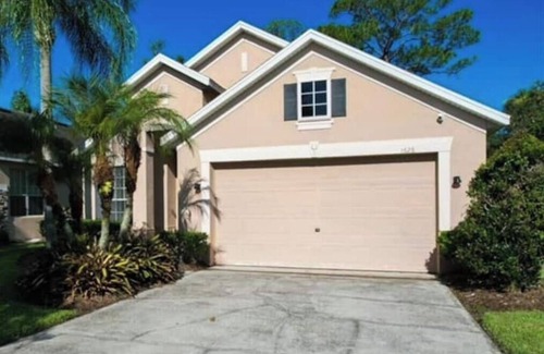 Kissimmee House | Pleasant Inn