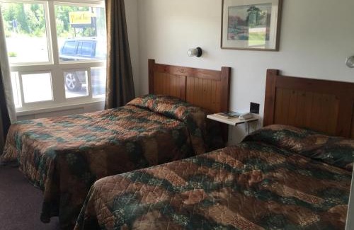 Collingwood Hotel | Pleasant Manor Motel