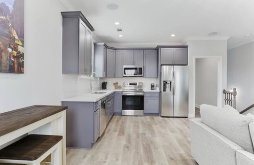 Hollygrove Apartment | Pleasant Peachy Escape