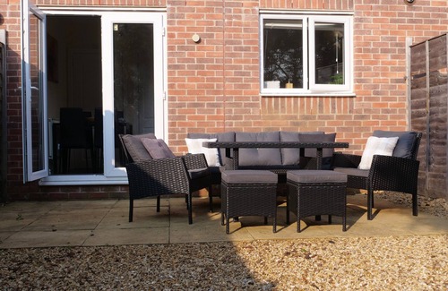 Oakham House | Pleasant & Quiet House near Rutland Water, Stamford & Oakham