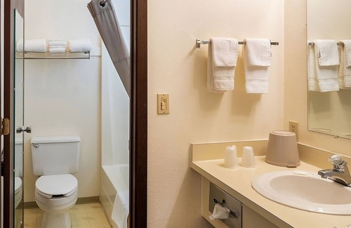 Shelby Hotel | Pleasant Stay, Convenient Location! Near Shelby Splash Park and Pool