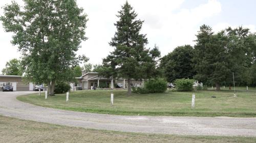 Jerseyville Hotel | Pleasant Stay Motel