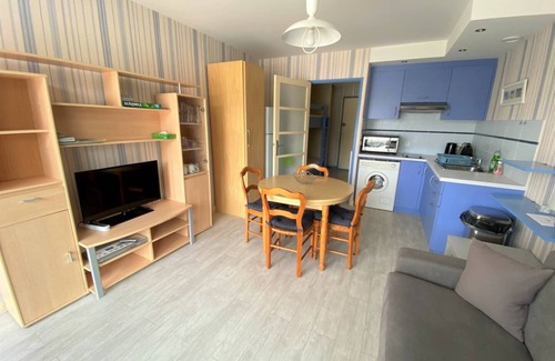 Saint-Cast-le-Guildo Apartment | Pleasant studio with WIFI in the center of Saint Cast for 4 people