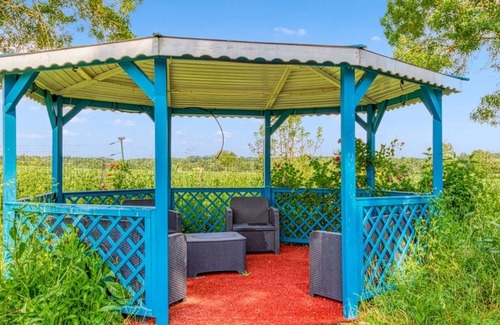 Septfonds Cottage | Pleasant studio of the Daudou with shared swimming pool and jacuzzi.