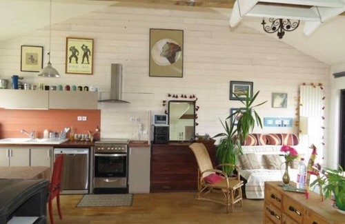 La Rochelle House | PLEASANT SUNNY HOUSE WITH TERRACE AND GARDEN