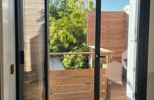 La Rochelle House | PLEASANT SUNNY HOUSE WITH TERRACE AND GARDEN