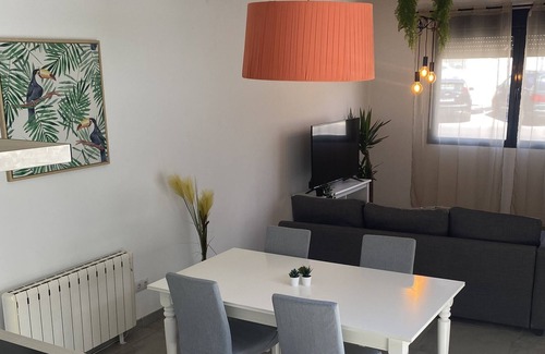 Sedavi House | Pleasant townhouse with parking area