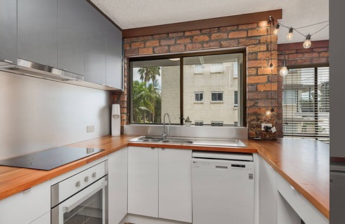 Kings Beach Apartment | Pleasant View Unit 4 Kings Beach QLD