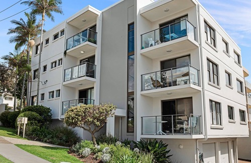 Kings Beach Apartment | Pleasant View Unit 4 Kings Beach QLD