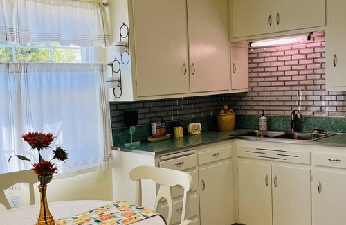 Lemoore House | Pleasantville