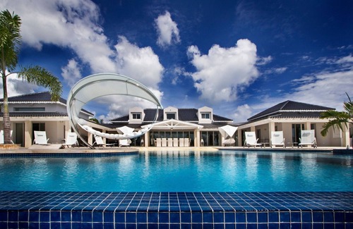 Plum Bay Villa | PLEASE ENQUIRE FOR OUR SPECIAL RATES Luxury beachront villa located on Plum Bay