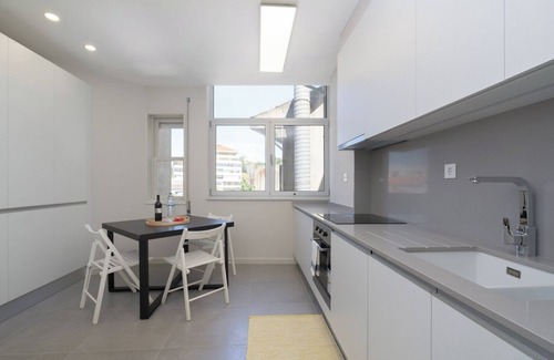 Lapa Apartment | Please note: Between October 30 and November 15, improvements will be.