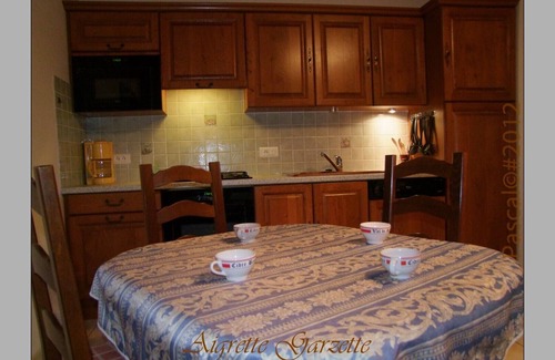 Pleudihen-sur-Rance Cottage | Pleaudihen - sur- Rance between St-Malo and Dinan Stone house 2 épis 1-4 pers