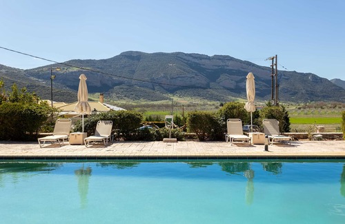 Kylini Apartment | Pleiades Bright Jewel - Corinthos Pool Bliss