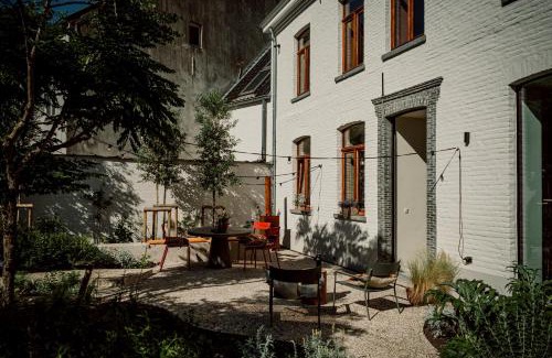 Etikhove House | Plein 11