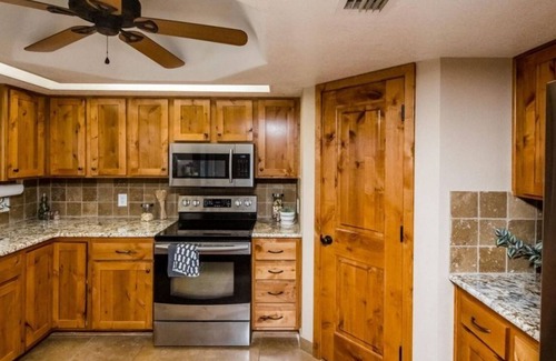 Lake Havasu City House | Plenty of Room to park your toys, 1/2 mile from Windsor Launch Ramp w/lake view.