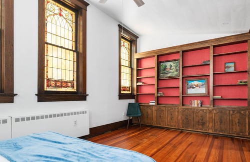 Winchester Apartment | Plenty of space located downtown Winchester
