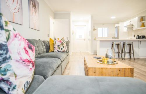 Plettenberg Bay Apartment | Plettenberg Bay Unit 2 Greenpoint Mews Apartment with Backup Power