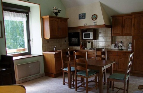 Pleudihen-sur-Rance Cottage | Pleudihen/Rance between St Malo and Dinan Stone house 2 ears 1-2 pers QUIET