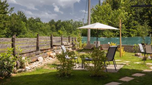 Jezerce Bed & Breakfast | PLITVICKA KUCA M - Holiday Lodge