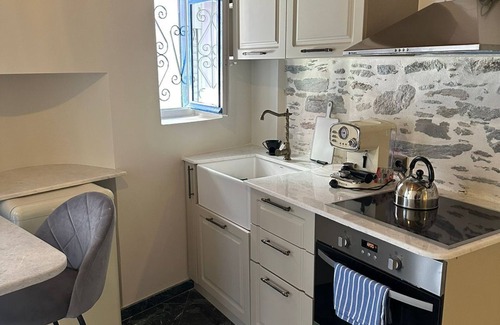 Plomari House | Plomari Geometer House: 1br with WiFi, AC