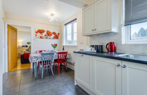 Wollerton House | Ploughmans Cottage