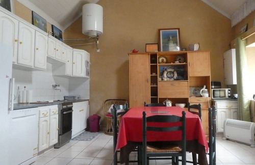 Plounevez-Lochrist Cottage | Plounevez Lochrist: South facing house 800m from the sea accessible on foot