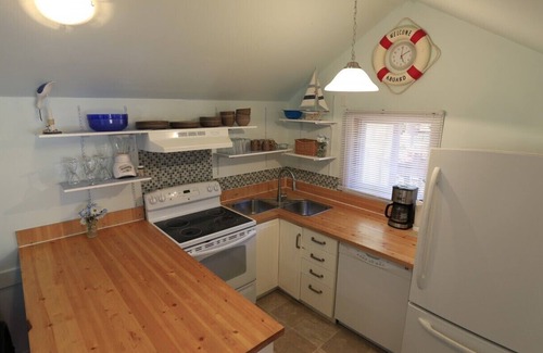 Wasaga Beach Cottage | Plovers Cove Cottage - Wasaga Beach