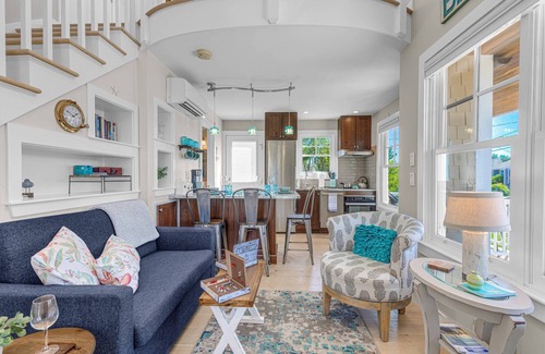 Newburyport House | Plovers Nest: Stay in the Heart of Newburyport During Yankee Homecoming Festivities!