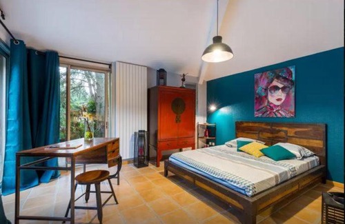 Saint-Cyr-au-Mont-d'Or Bed & Breakfast | Plum'Art