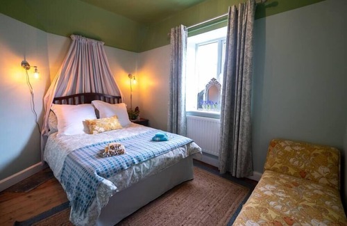 Scunthorpe Other | Plum Cottage: Sleeps 8