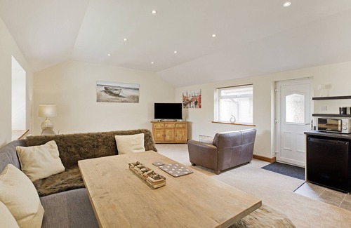 Knaresborough Cottage | PLUM COTTAGE, with a garden in Knaresborough