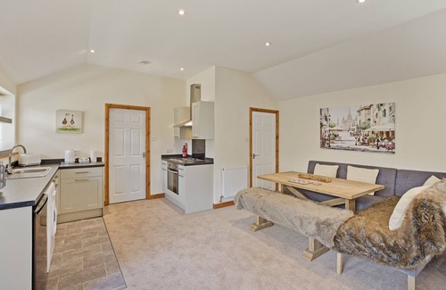 Knaresborough Cottage | PLUM COTTAGE, with a garden in Knaresborough
