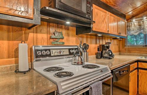 Elwood Apartment | Plum Creek Retreat with Beach near Johnson Lake