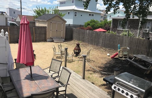Newbury House | Plum Island Newbury Beach Rental- 3 min Walk to the beach