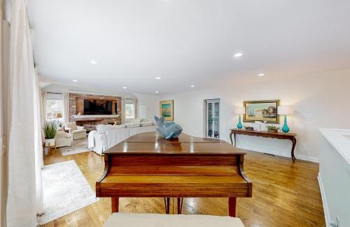 West Barnstable House | Plum Paradise