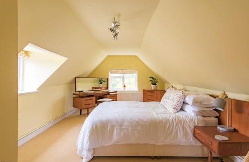 Dargate House | Plum Pudding Stables by Bloom Stays